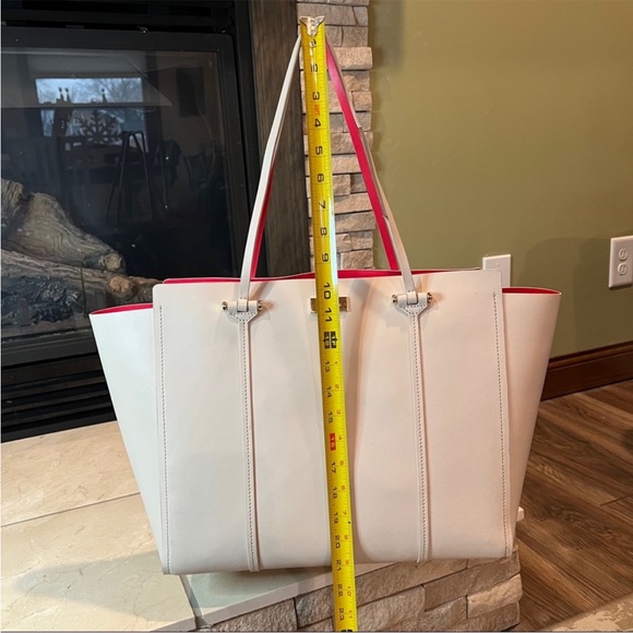 ♠️KATE SPADE ♠️ LEATHER TOTE ♠️ - Picture 1 of 9